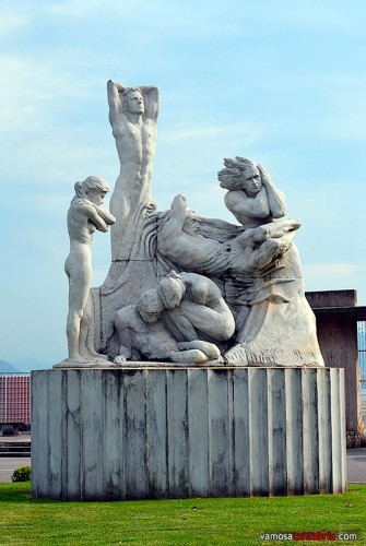 Monumento a la reconstrucción II