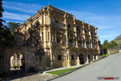 Lateral del Palacio
