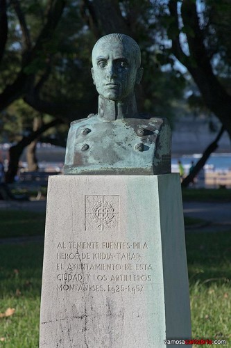 Estatua a Fuentes-Pila II