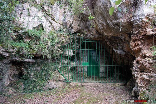 Cueva Las Chimeneas