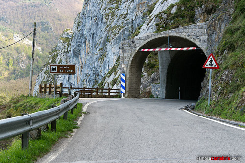 Tunel de acceso a Cucayo