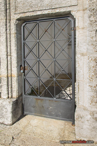 Puerta del Panteón del Inglés