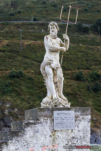 Estatua de Neptuno en Dícido III