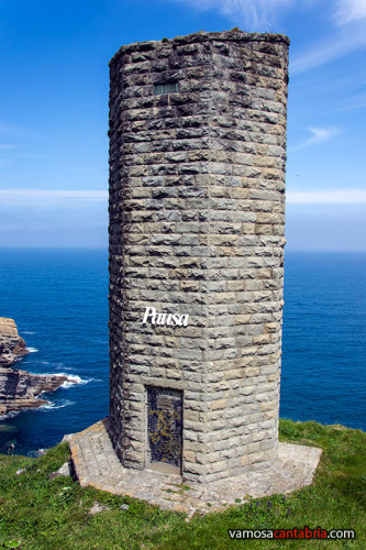 Torre de bocinas de Cabo Mayor por delante