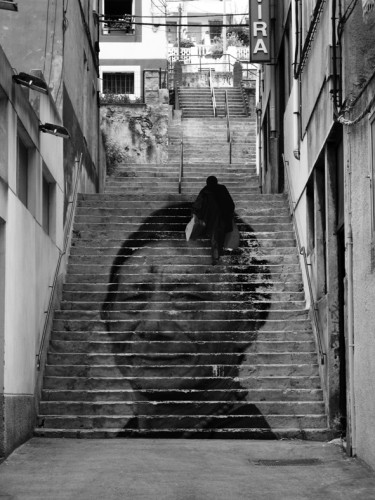 Obra de arte en unas escaleras