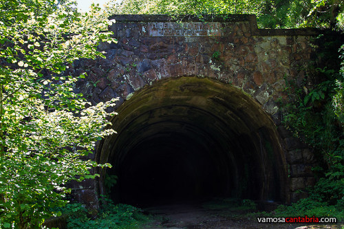 Entrada al túnel de la Engaña
