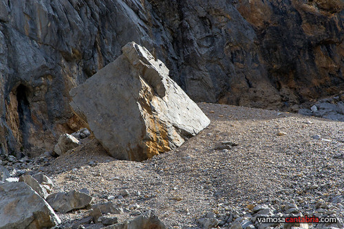 Piedra caida de la montaña