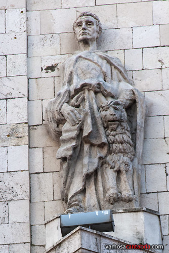 Estatua en el campanario II