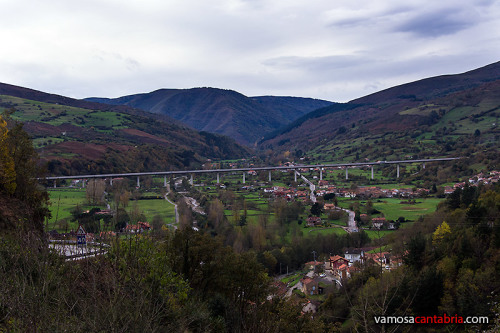 Viaducto en el valle I