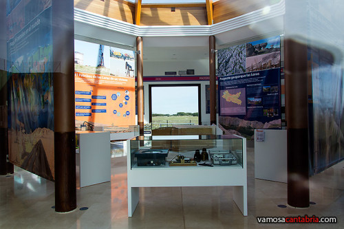 Interior del Museo del Petróleo I