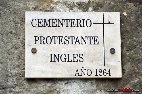 Placa en el cementerio protestante de Santander
