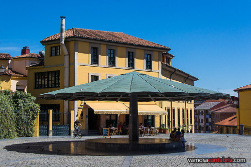 Plaza del paraguas en Oviedo